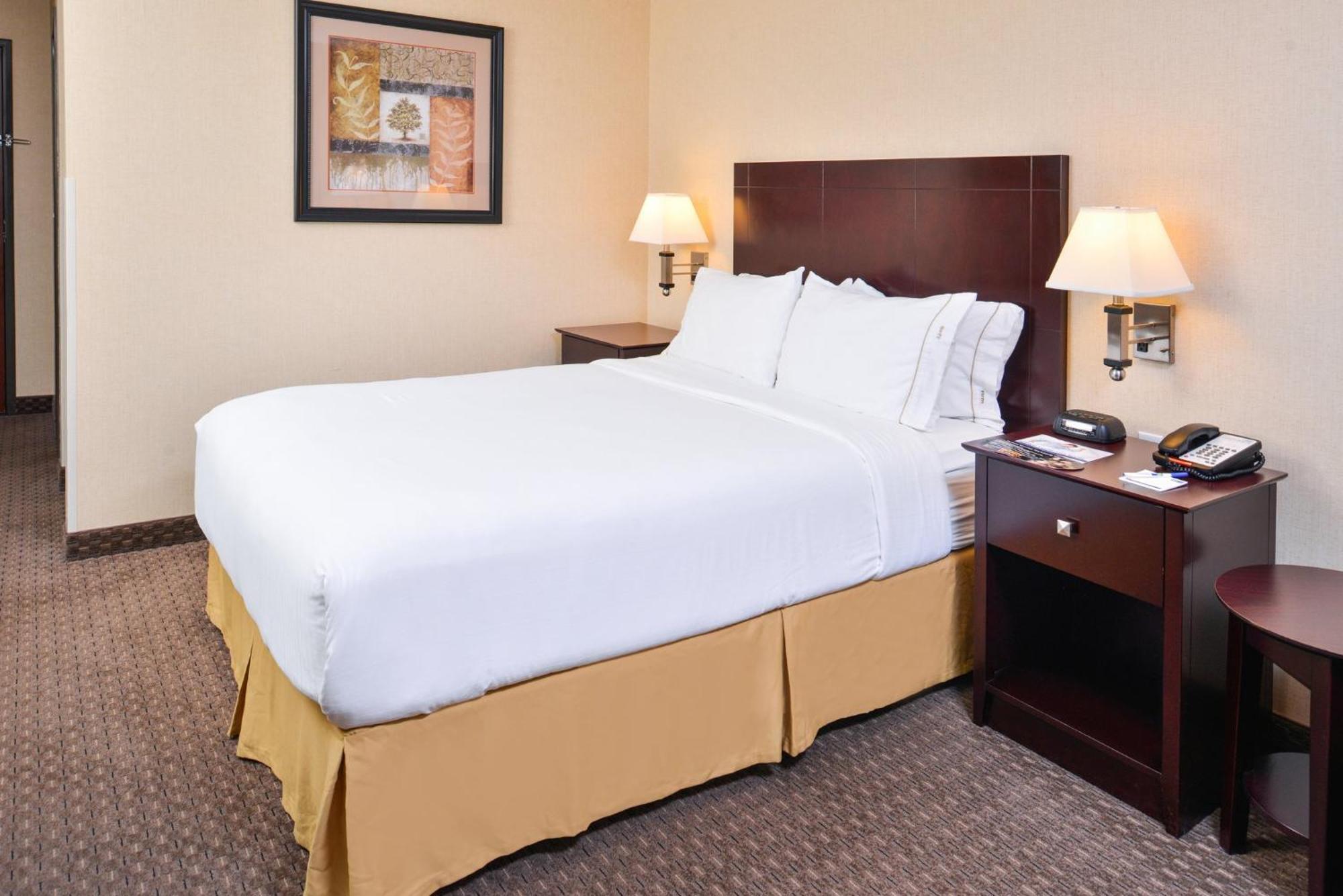 Holiday Inn Express Hotel&Suites Portland - Jantzen Beach, an IHG Hotel Exterior foto