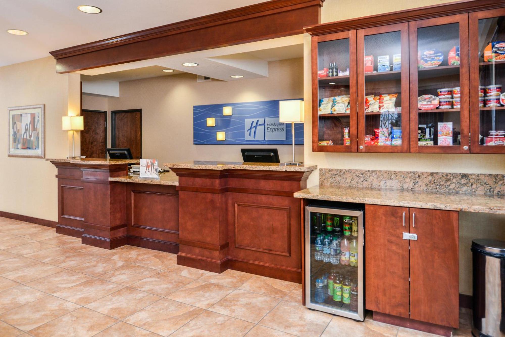 Holiday Inn Express Hotel&Suites Portland - Jantzen Beach, an IHG Hotel Exterior foto